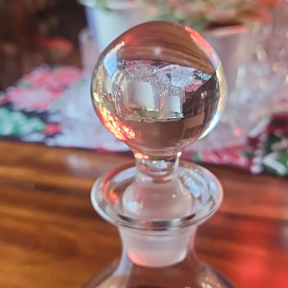 Cornet Barcelona Segrada Glass Decanter - Picture 10 of 13